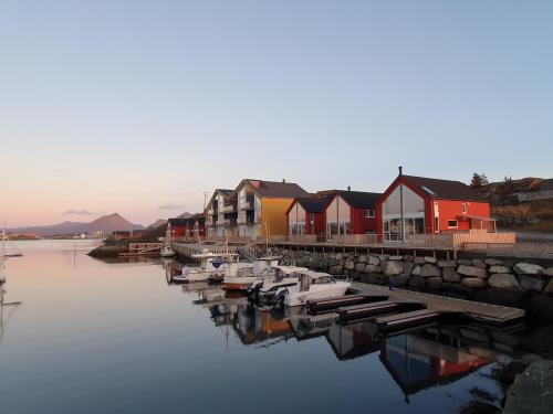 Ballstad House | Seafront new cabin in Lofoten