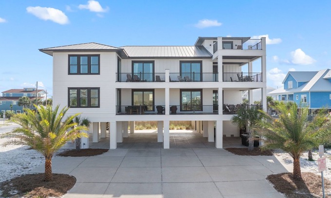 Toilla Segunda House | π Sealation! β Luxe 8BR w/Pool | Game Room | Rooftop Deck | Elevator π