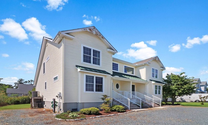 Chincoteague House | Seas the Day - Water views, Shared pool!