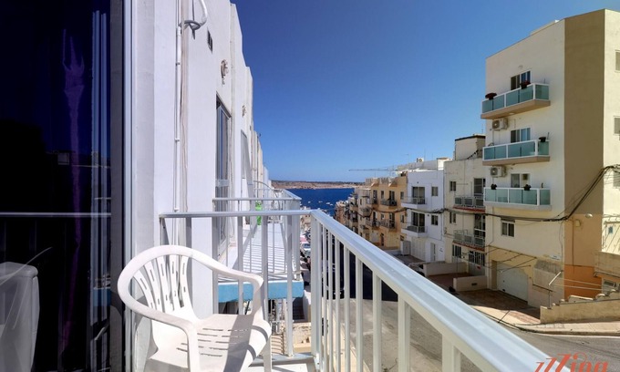 Għadira Apartment | Seaside 2 Bedroom Apt w Side Sea Views - New