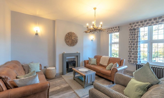Meads Apartment | Seaside Breaks - luxurious 3-bed in upmarket Meads village area of Eastbourne