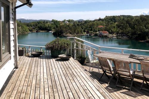 Bomlo House | Seaside Cabin with panoramic view