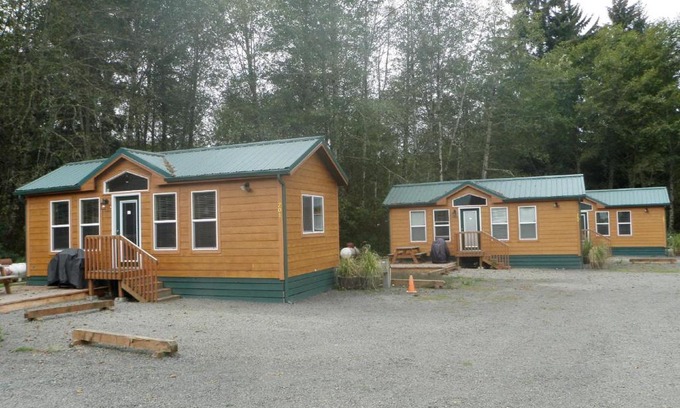 Seaside Resort | Seaside Camping Resort Cottage 11
