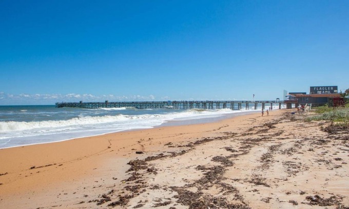 Palm Coast Hotel | Seaside Getaway! Two Stylish Accommodations with Pool Access!