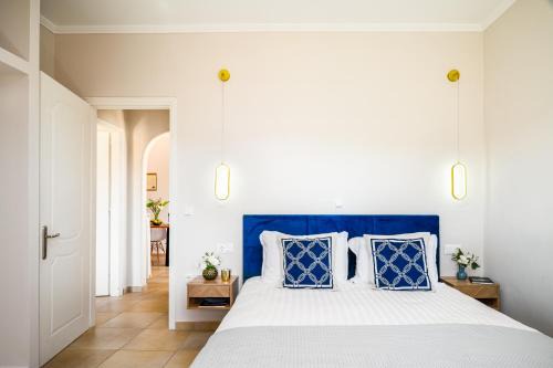 Ipsos Apartment | Seaside Ipsos Apartment by Konnect