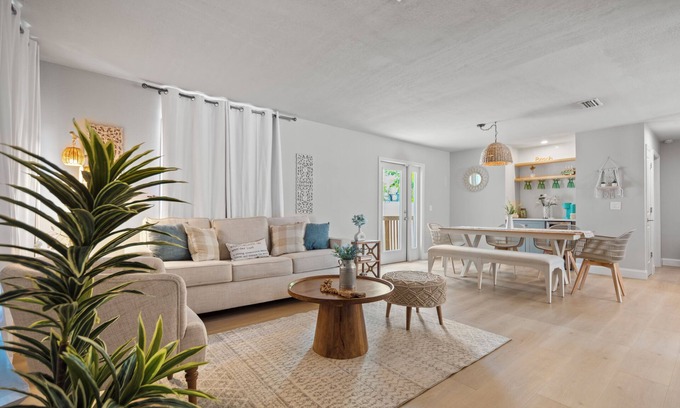 Shore Acres House | Seaside Serenity 2bed 2bath