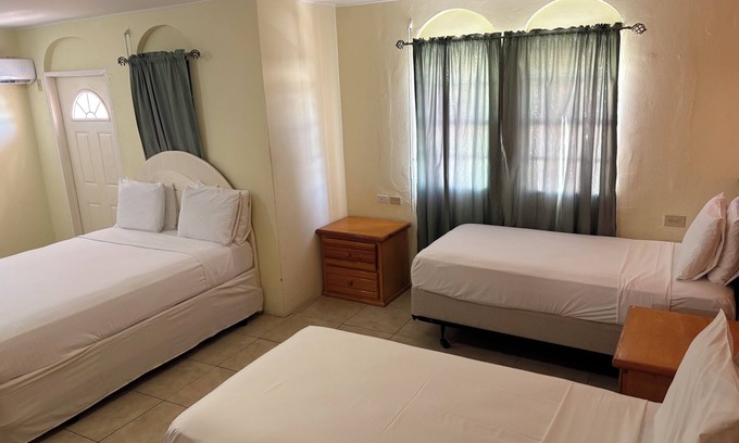 Philipsburg Hotel | Seaview Beach Hotel
