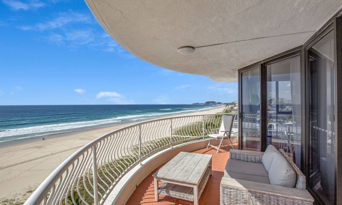 Mermaid Beach Apartment | SeaView Beachfront on Albatross