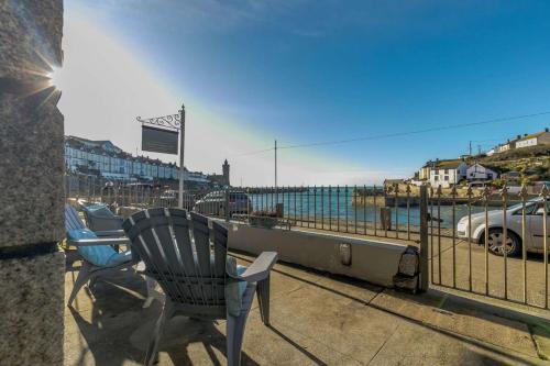 Porthleven House | Seaview Moorings