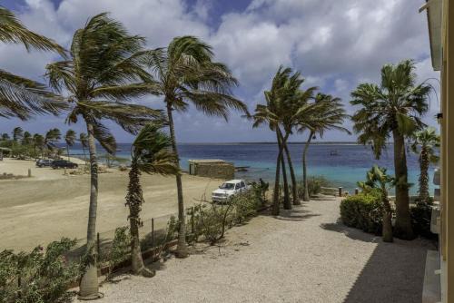Kralendijk Hotel | Seaview Wahoo at Den Laman