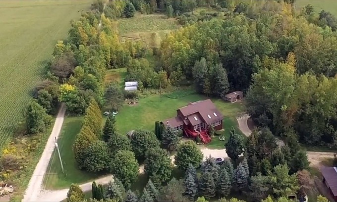 Elora House | Secluded 22-acre oasis in Elora