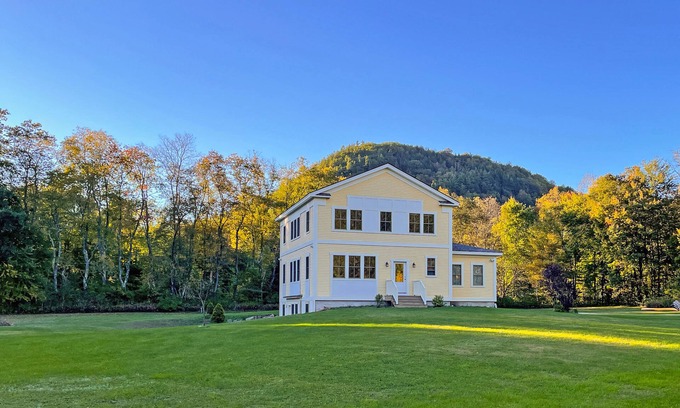 Richmond Apartment | Secluded apt near the lake with mountain views, washer/dryer, firepit, fast WiFi
