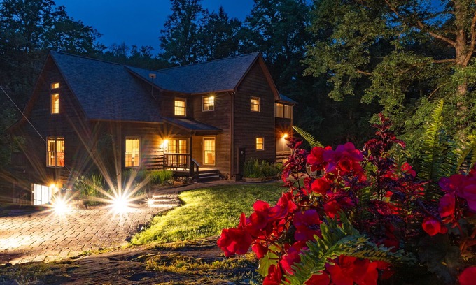 Edmond House | Secluded but only 5 minutes from New River Gorge Bridge