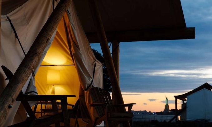 Manhattan Cabin | Secluded Glamping | Open Dining | Harbor Sunsets