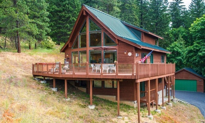 Ronald Cabin | Secluded Haven: Cabin w/beautiful mountain & lake views, hot tub & game room n