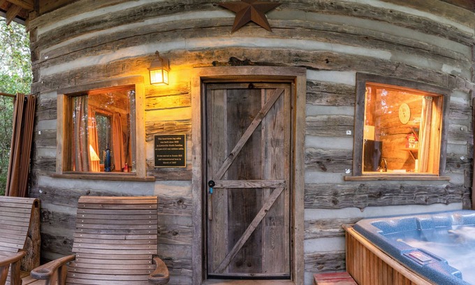 Brenham Cabin | Secluded Log Cabin with Hot Tub at Scenic Hill Retreat