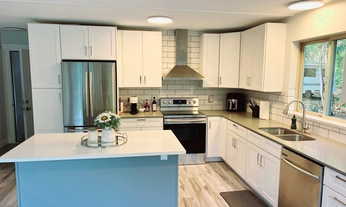 Regional District of Nanaimo House | Secluded Nature Lovers’ Paradise