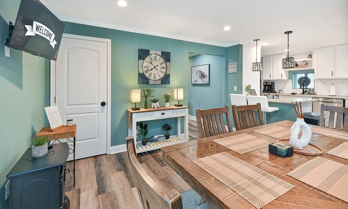 Rossville House | "Secluded Ranch Oasis: Elegance Meets Comfort!" Prvt Parking, WiFi,