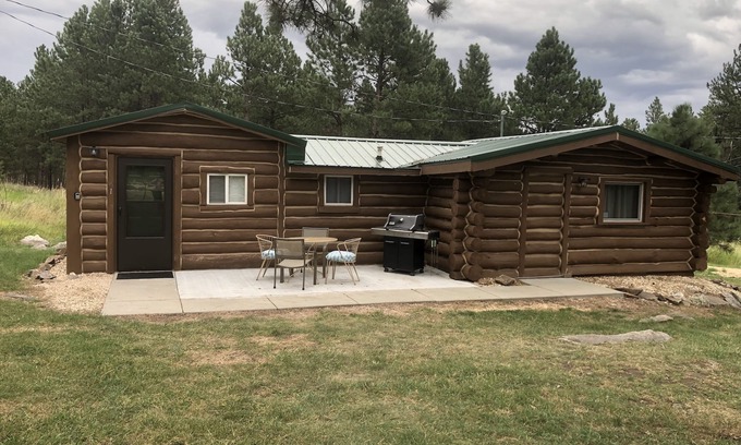 Custer Cabin | Secluded, Rustic Log Cabin located in the Heart of the Black Hills near Custer