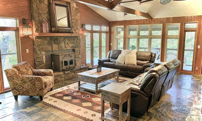 Eureka Springs House | Secluded Waterfront Lakehouse!- Gourmet kitchen, private swim dock, fire pit!