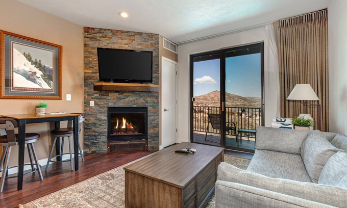 Park City Condo | Second-floor condo with mountain & lake views, pool, hot tubs, gym & fireplace