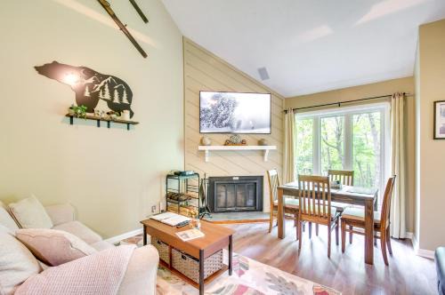 Wintergreen Apartment | Second-Floor Condo with Community Pool Access!