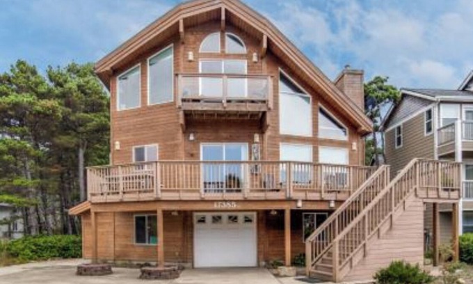 Rockaway Beach House | Seconds from the Beach, Spaciously Updated, Private Hot Tub, Perfect for Family