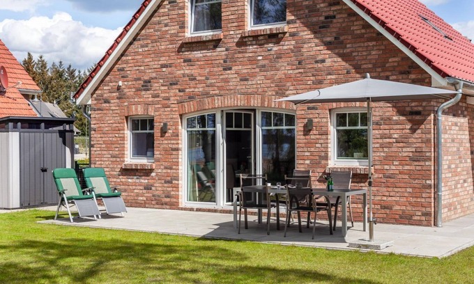 Warin House | Seeblick Warin - Very high quality vacation home directly on Lake Warin