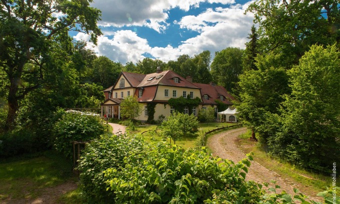 Buchenhain House | Seegut Blaue Blume