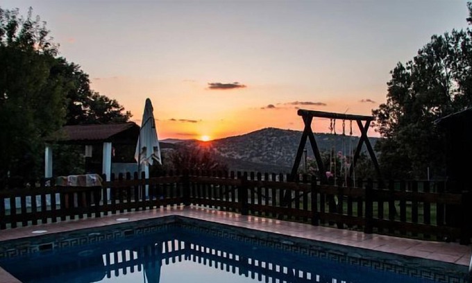 Illora Cottage | Self catering Las Chorreras for 10 people