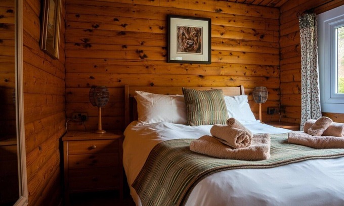 Duirinish Cabin | Self-Catering log cabin near Plockton and the Isle of Skye secluded, well equipped and dog friendly.