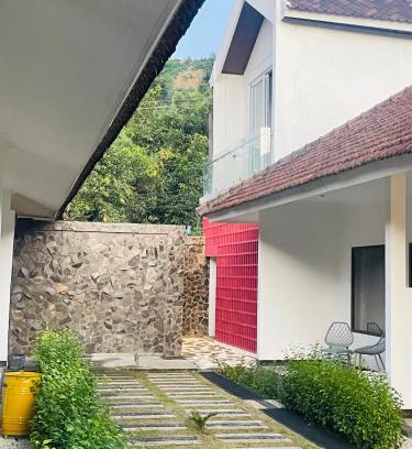 Selong Belanak House | Selong Holiday