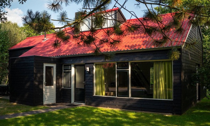 Noordlaren Cottage | Semi-detached bungalow for 5 persons