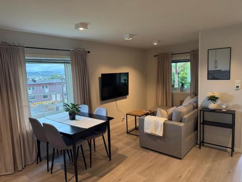 Tromsdalen Apartment | Sentral og koselig leilighet