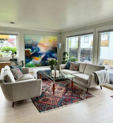 Bodo Villa | Sentrumsnær og tilbaketrukket villa!