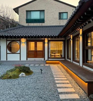 Yongsan-gu House | Seoul Hanok near Seoul Station