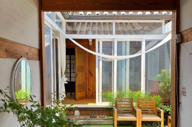 Anguk-dong House | SeoulStory Hanok