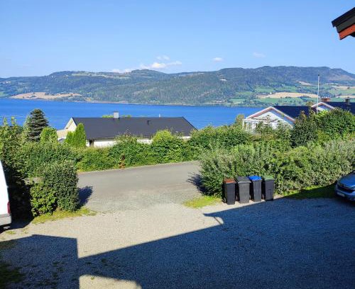 Biri House | Separate rooms in a large house,on the E6 road