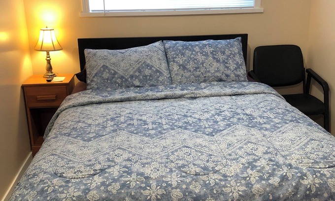 Chilliwack Proper Village West House | Separate Small compact Room with Queen bed and Shower No-3