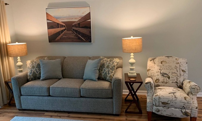 Demere Park Condo | September Specials/Pet Friendly! Close To Beach! Email for Quote!