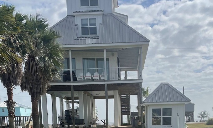 Lake Catherine House | Serendipity Lake House on Lake Pontchartrainnwith 300' lighted private pier