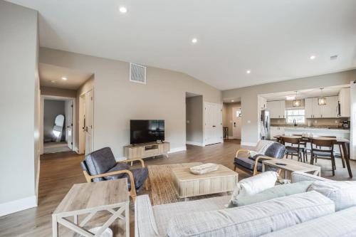 Williamsburg House | Serene 2-Bedroom Condo in Traverse City
