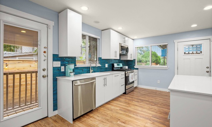East MLK House | Serene East Austin Getaway-2Br-Private Yard
