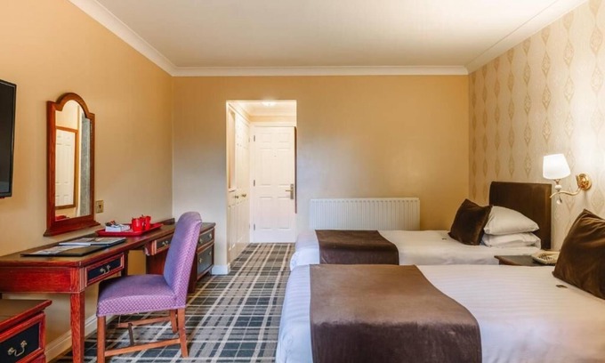 Ipswich Hotel | Serene Getaway in Ipswich | Breakfast, Pool, Spa Treatment & Historic Vibes