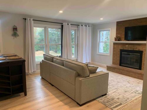 Fairland Apartment | Serene Lush 2BR Gem, on 1 acre Silver Spring