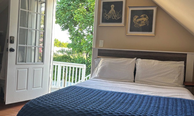 Valley Stream Apartment | "Serene Retreat near JFK: Private Balcony, Yard, and Pool Access"