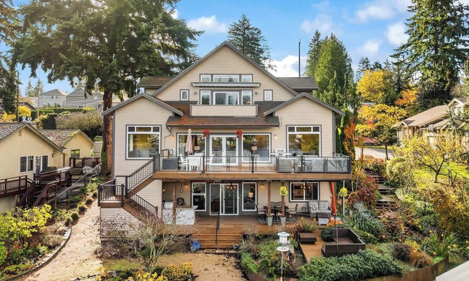 Picnic Point-North Lynnwood Villa | Serene Waterfront Escape w/Amazing View & Hot Tub