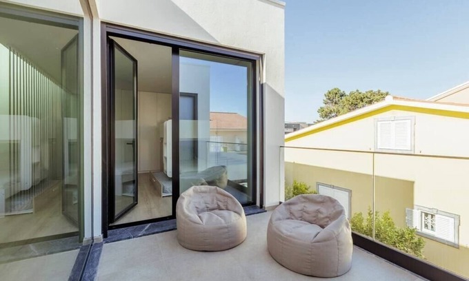 Seixal House | SereneScape Villa - Fernão Ferro