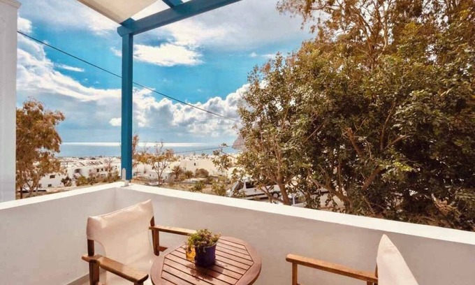 Kamari Apartment | Serenite Santorini 2 Bd Getaway and Stunning Sea View