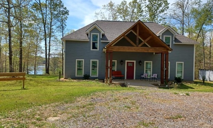 Stoney Point Landing House | Serenity Cove on Smith Lake